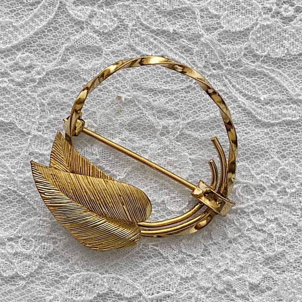 Estate Vintage GOLD FILLED Signed CR CO Charles Reis 12K GF Brooch‎ Wreath Leaf